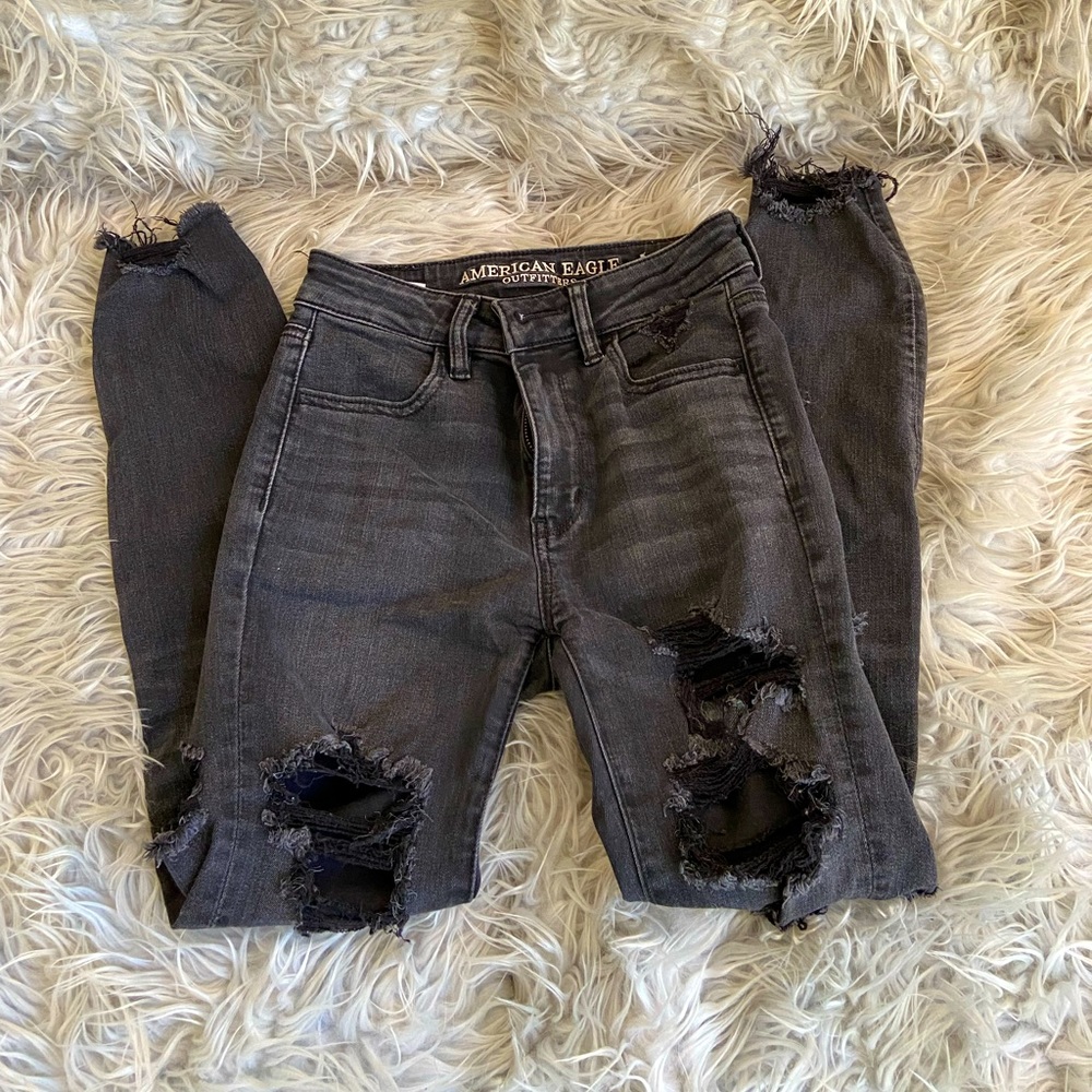 American Eagle Outfitters
Size 0 short
Black hi-rise jeggings